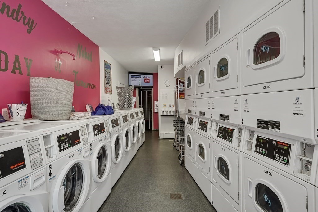 172 Salem Unit Laundry, North End, Boston, MA 02113