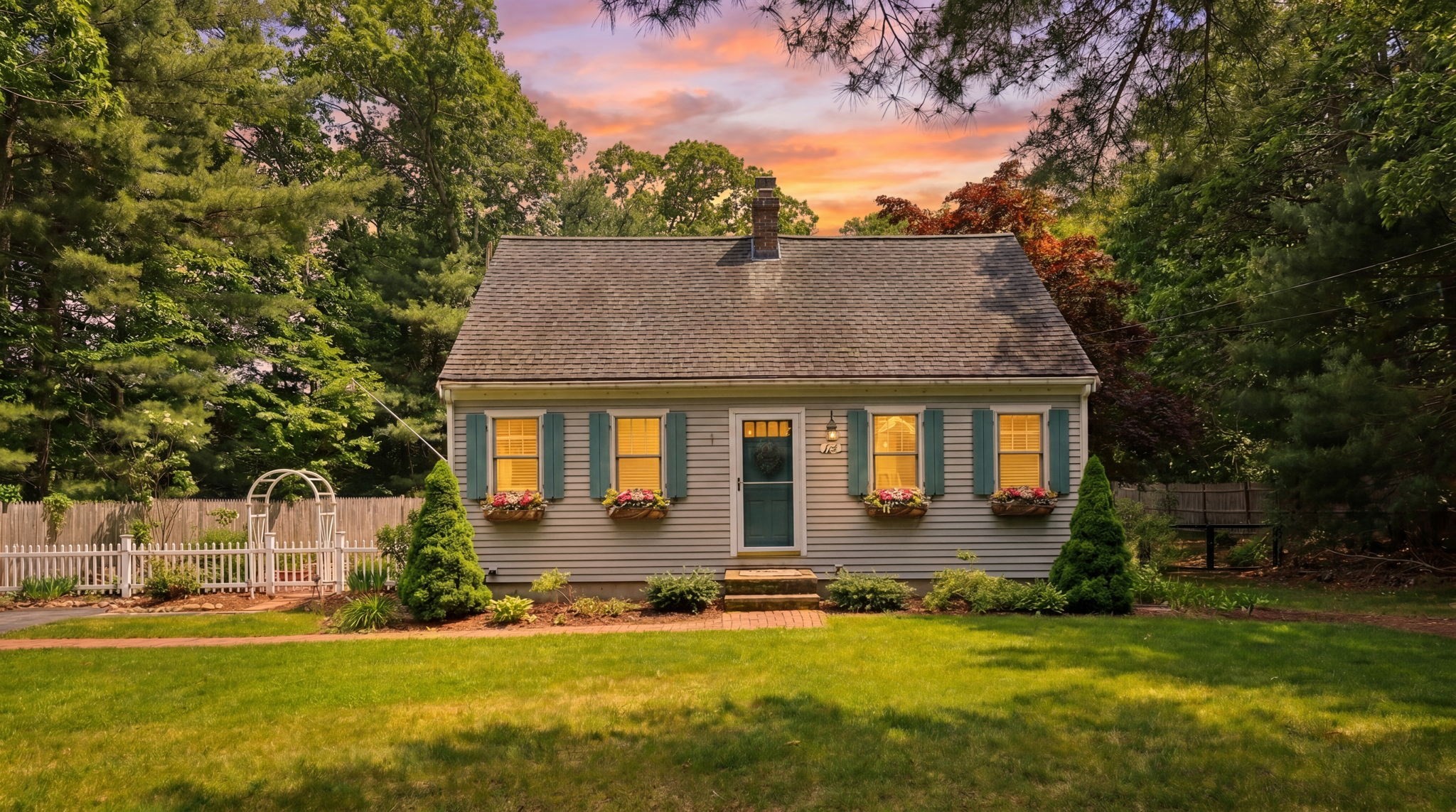 195 Knotty Pine Ln, Barnstable, MA 02632
