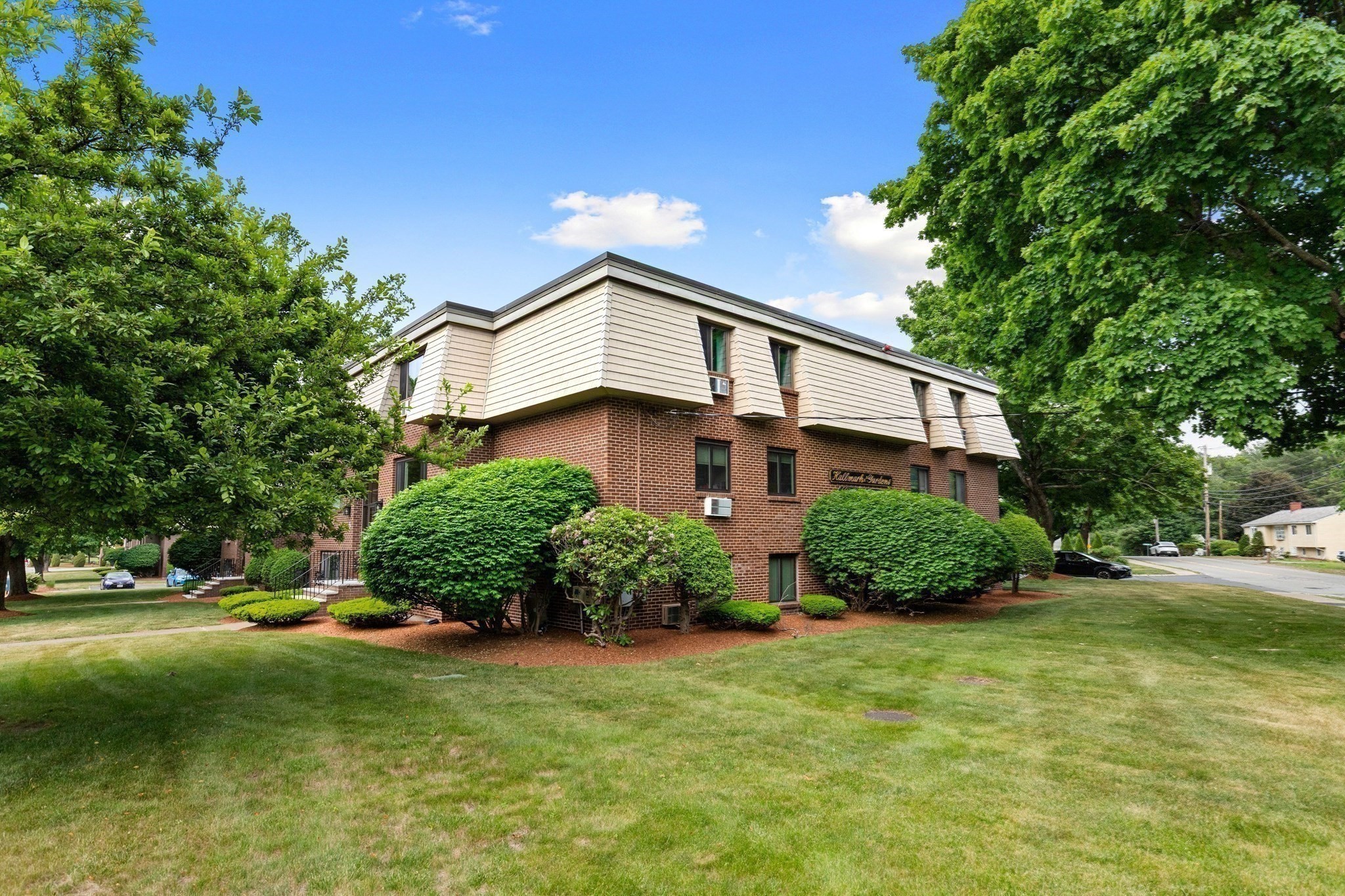 5 Hallmark Gardens Unit 12, Burlington, MA 01803 - Image 18