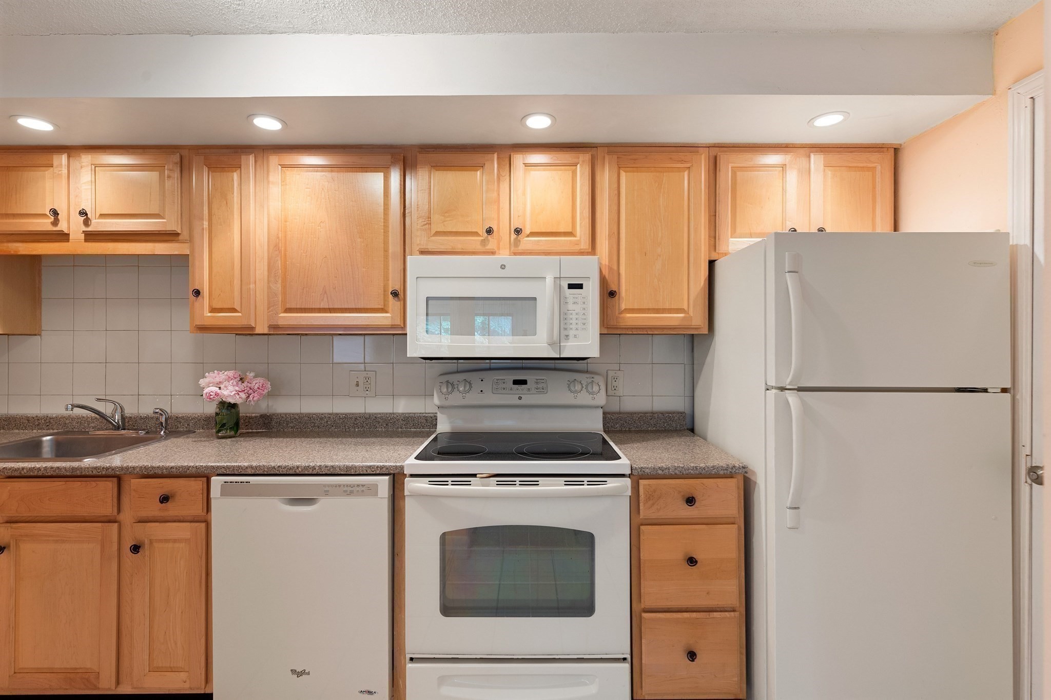 5 Hallmark Gardens Unit 12, Burlington, MA 01803 - Image 6