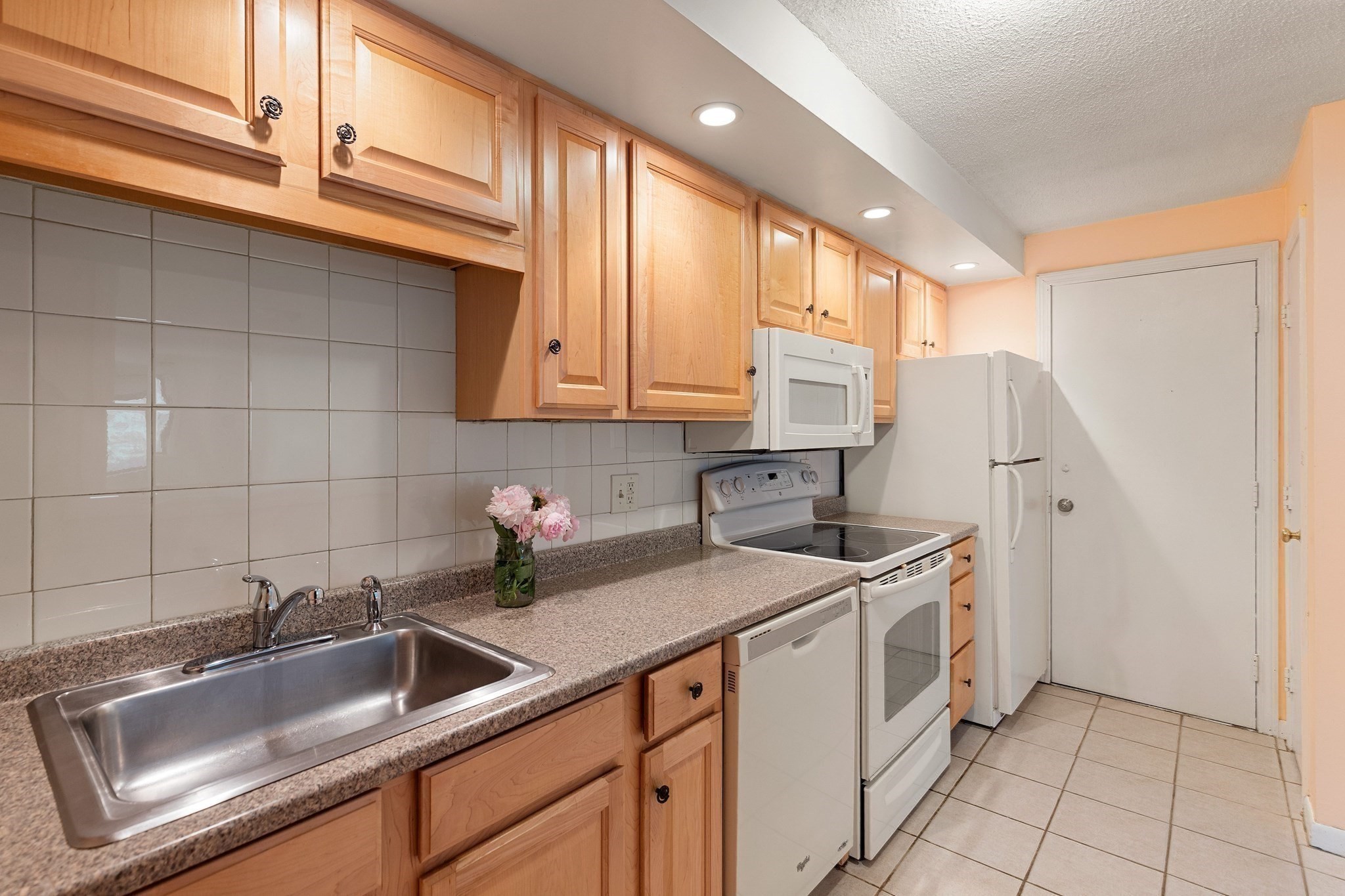 5 Hallmark Gardens Unit 12, Burlington, MA 01803 - Image 7