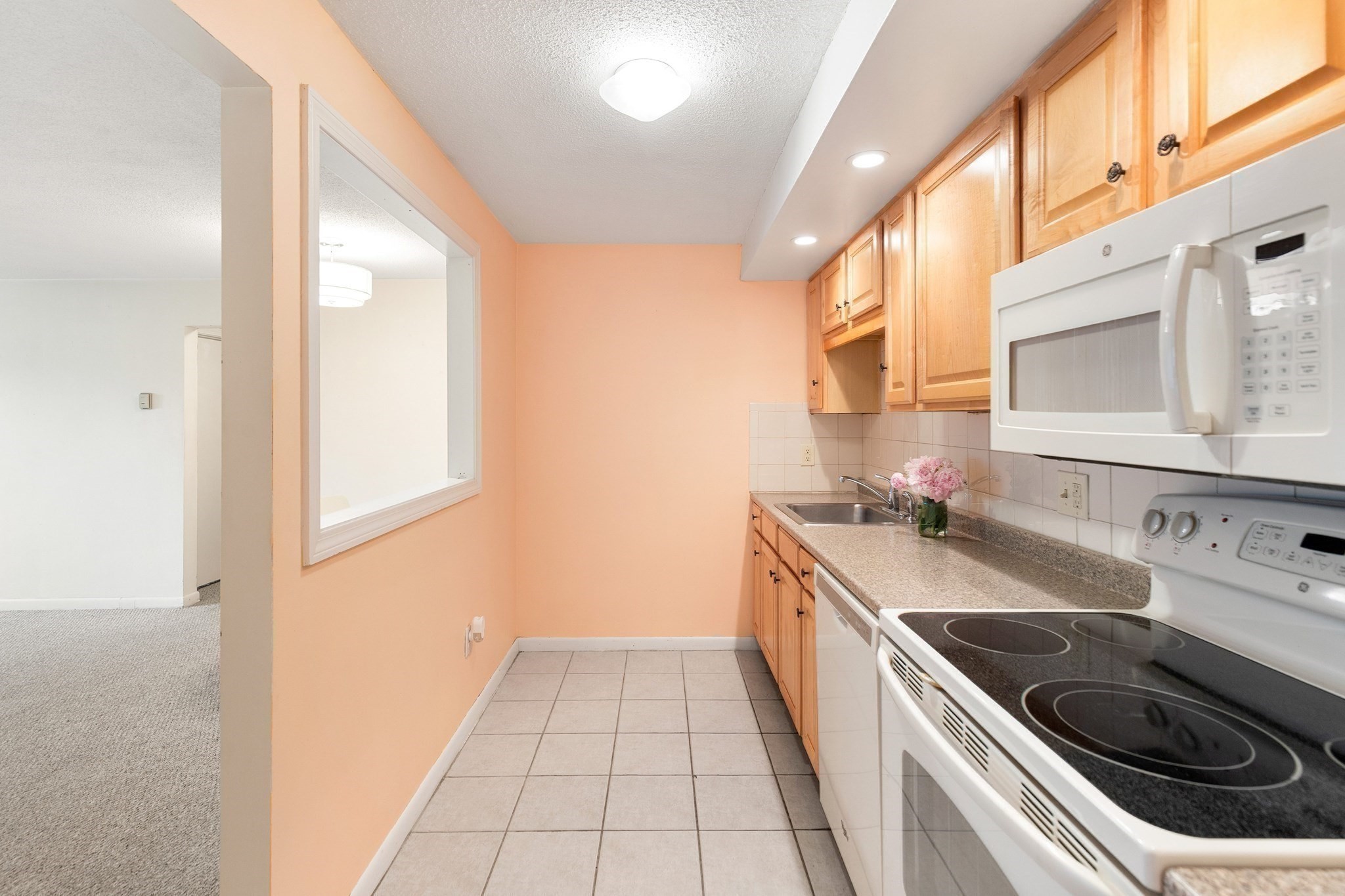 5 Hallmark Gardens Unit 12, Burlington, MA 01803 - Image 8