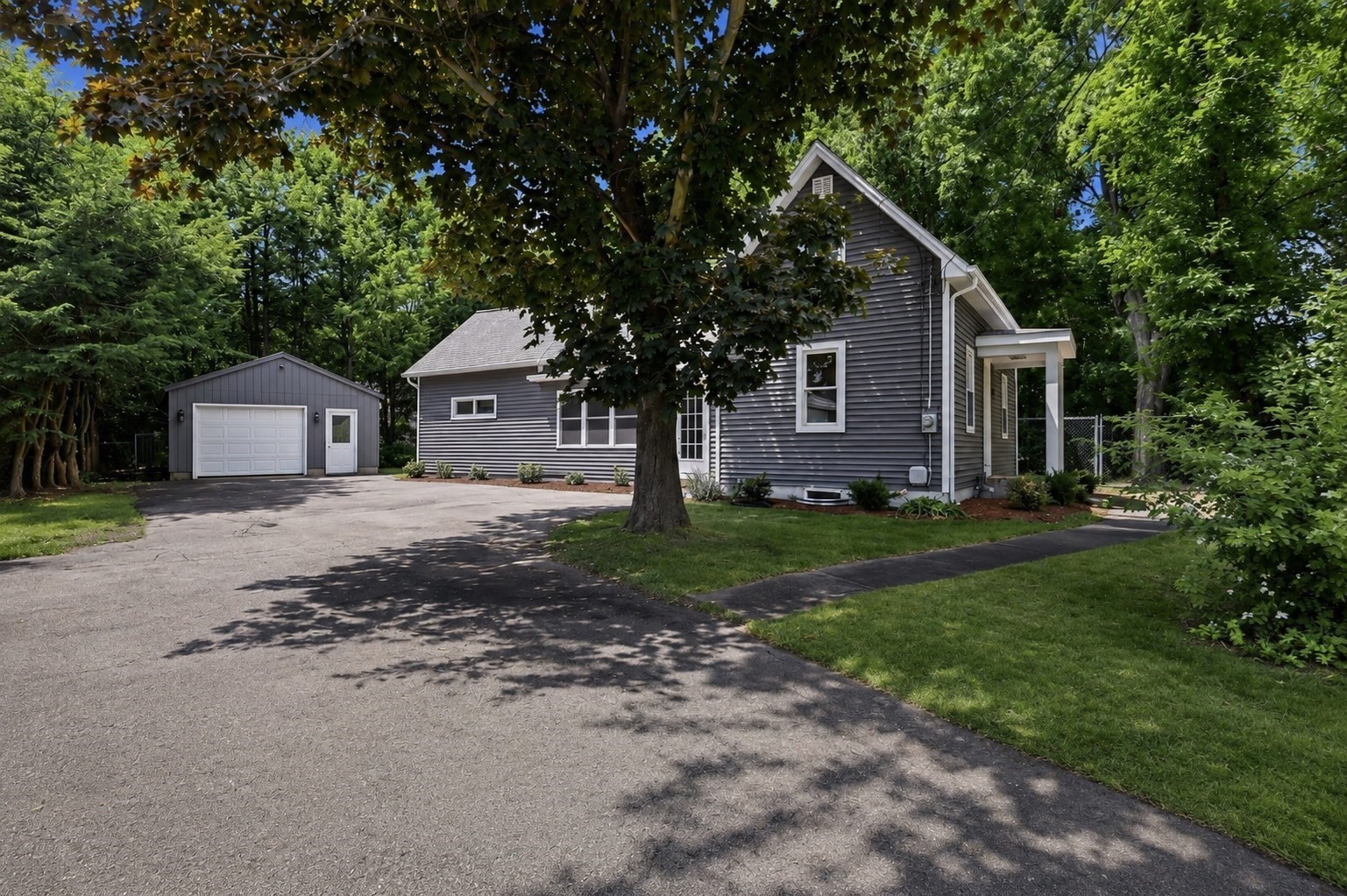 208 N Elm St, Northampton, MA 01060
