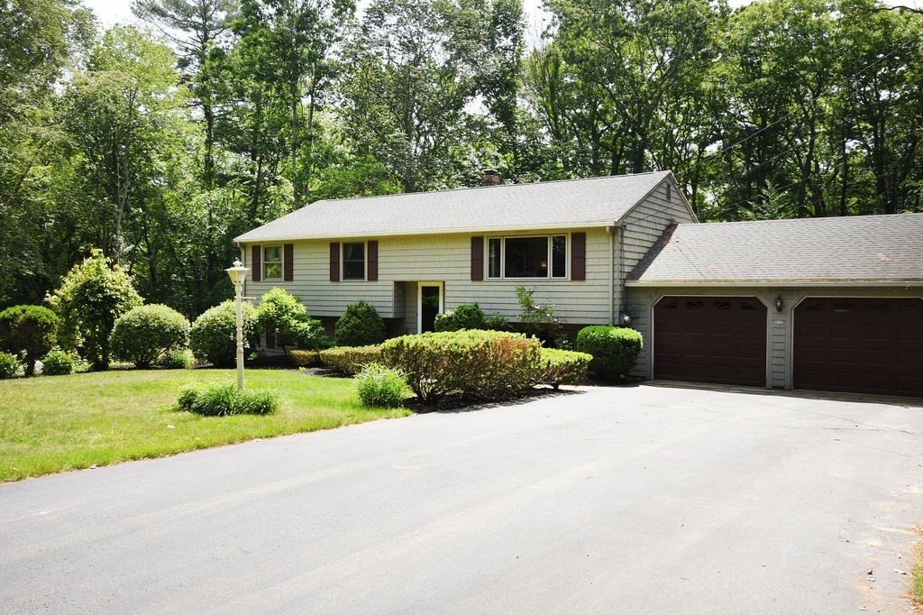 212 Spruce Way, Hanover, MA 02339