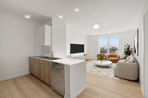 40 Centre St, Apt 602