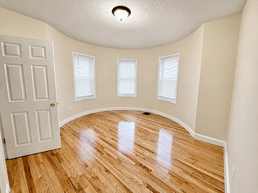 19 Dunlap St, Apt 1