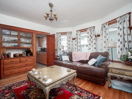 55 Central St, Apt 2