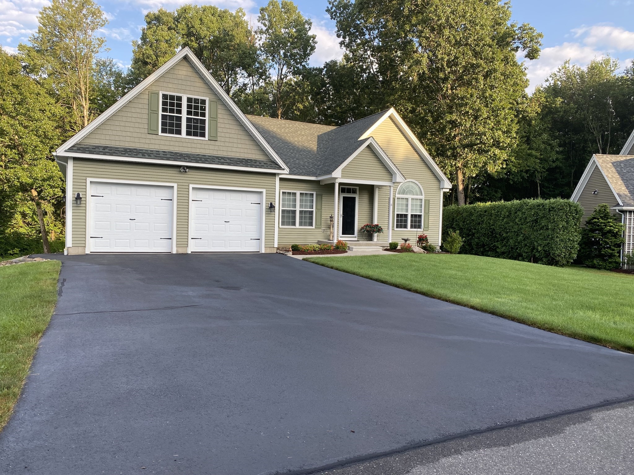 5 Red Bridge Ln, South Hadley, MA 01075
