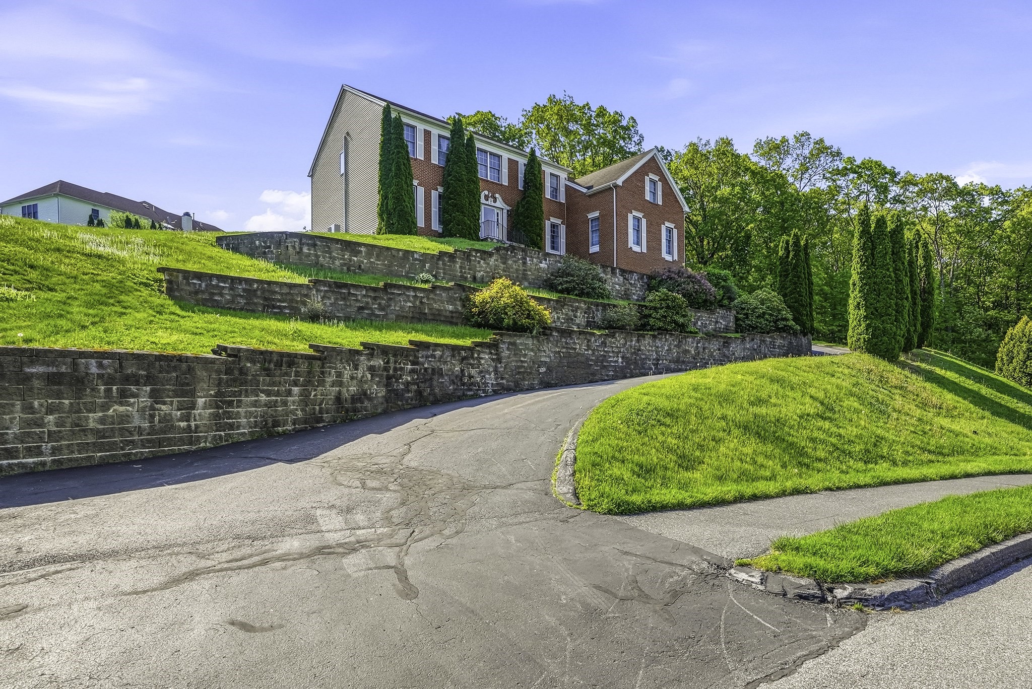 34 Hemingway St, Shrewsbury, MA 01545