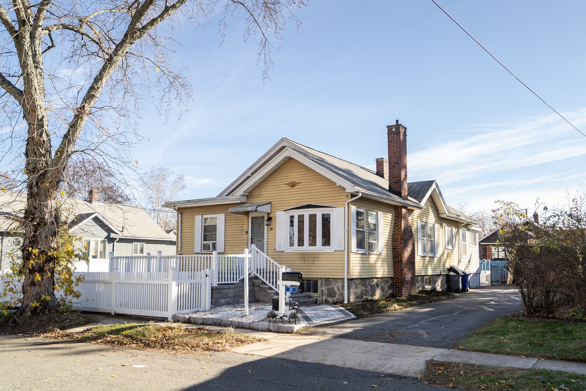 34 Glendale Ave, Peabody, MA 01960