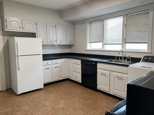 25A Bradbury Ave, Apt 2