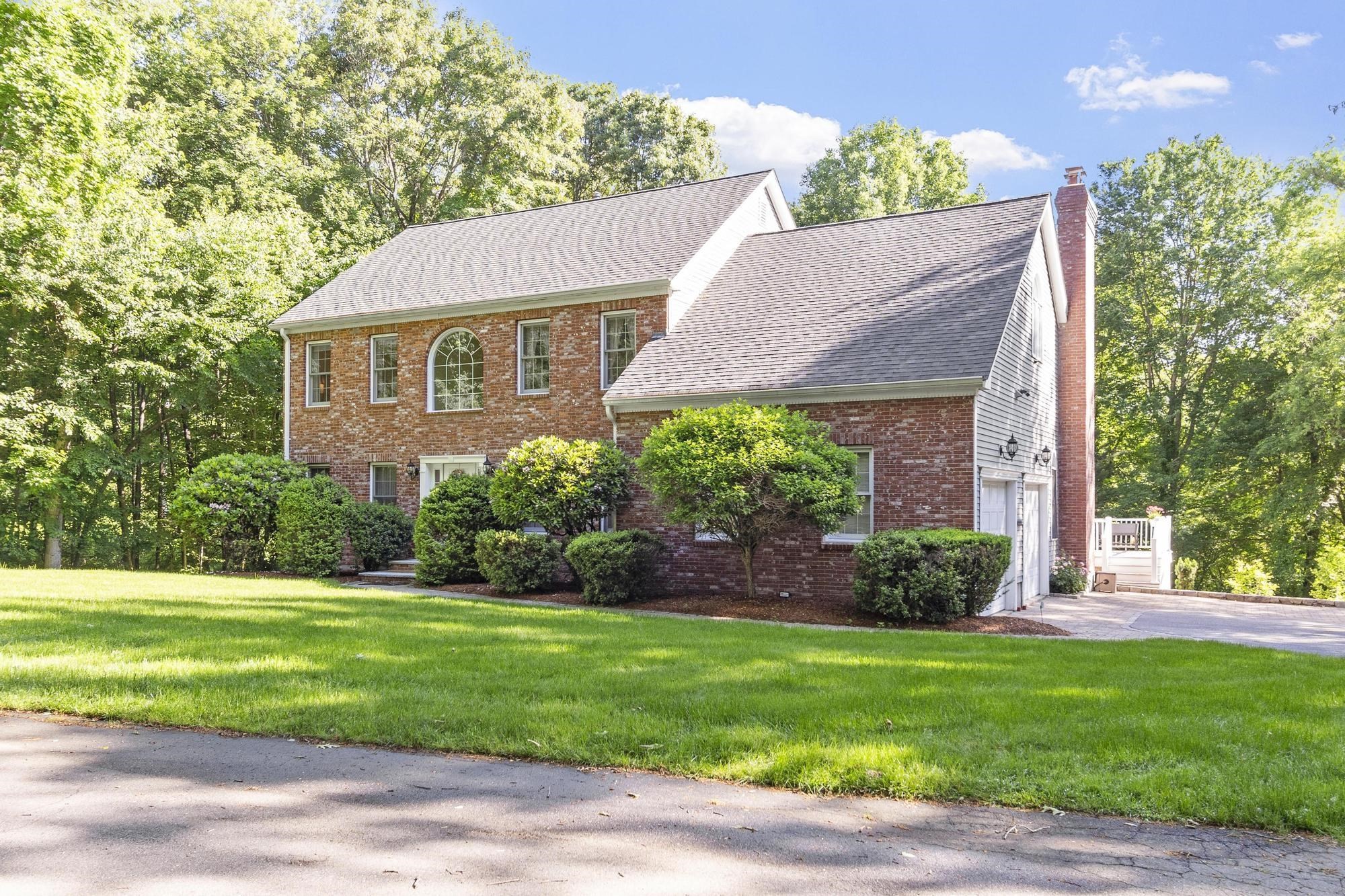 218 Stearns Rd, Marlborough, MA 01752