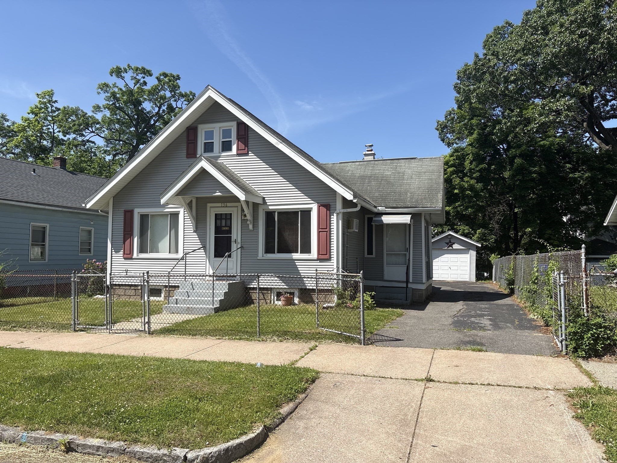 136 Maynard St, Springfield, MA 01109