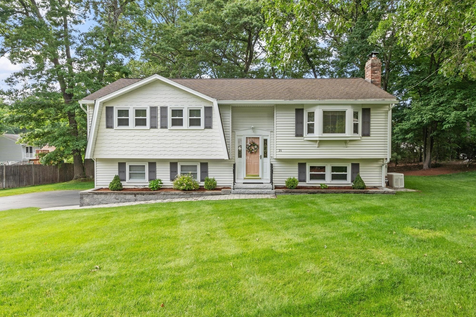 26 Franklin St, Billerica, MA 01862