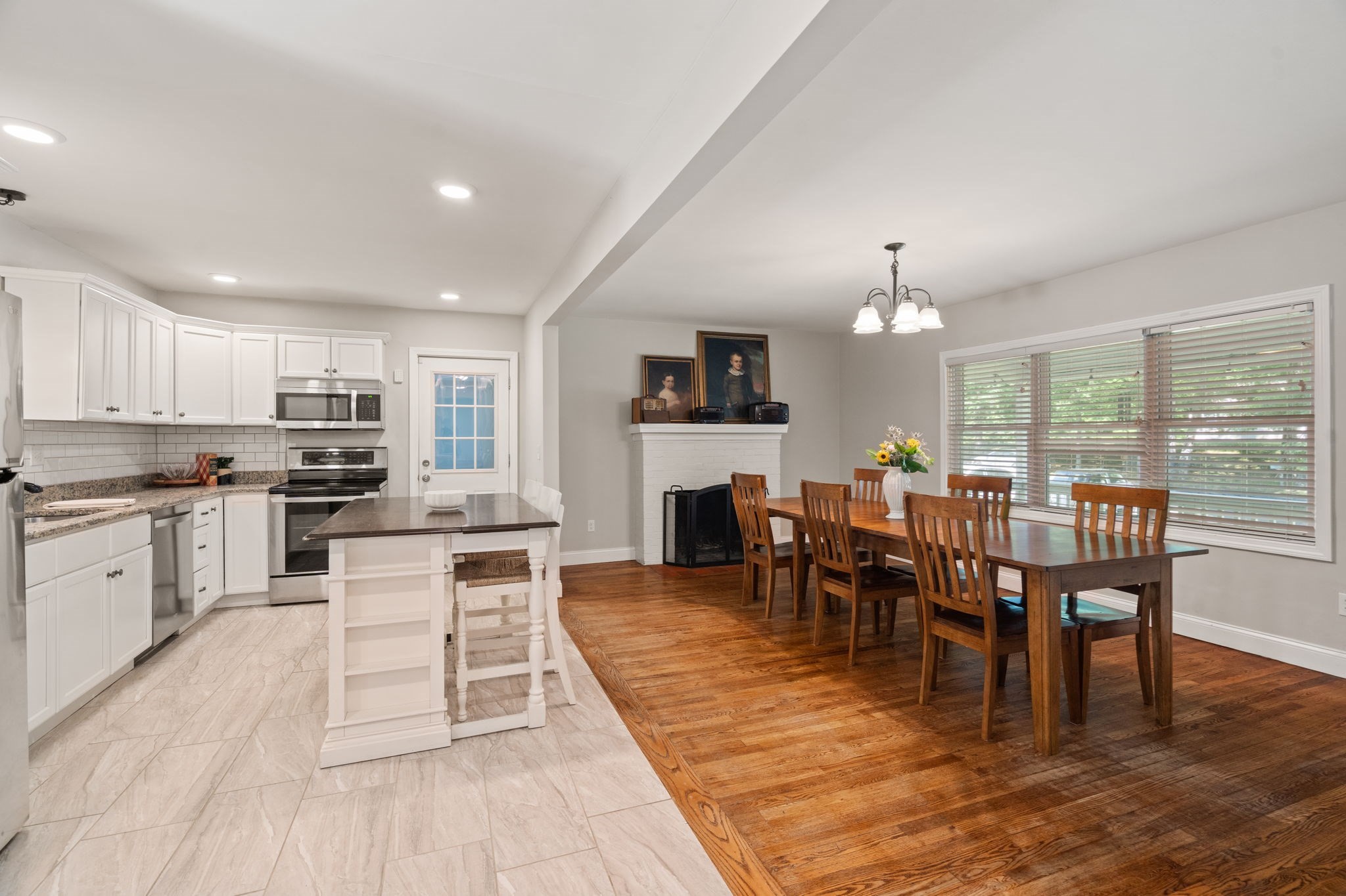 380 Woodward Ave, Seekonk, MA 02771