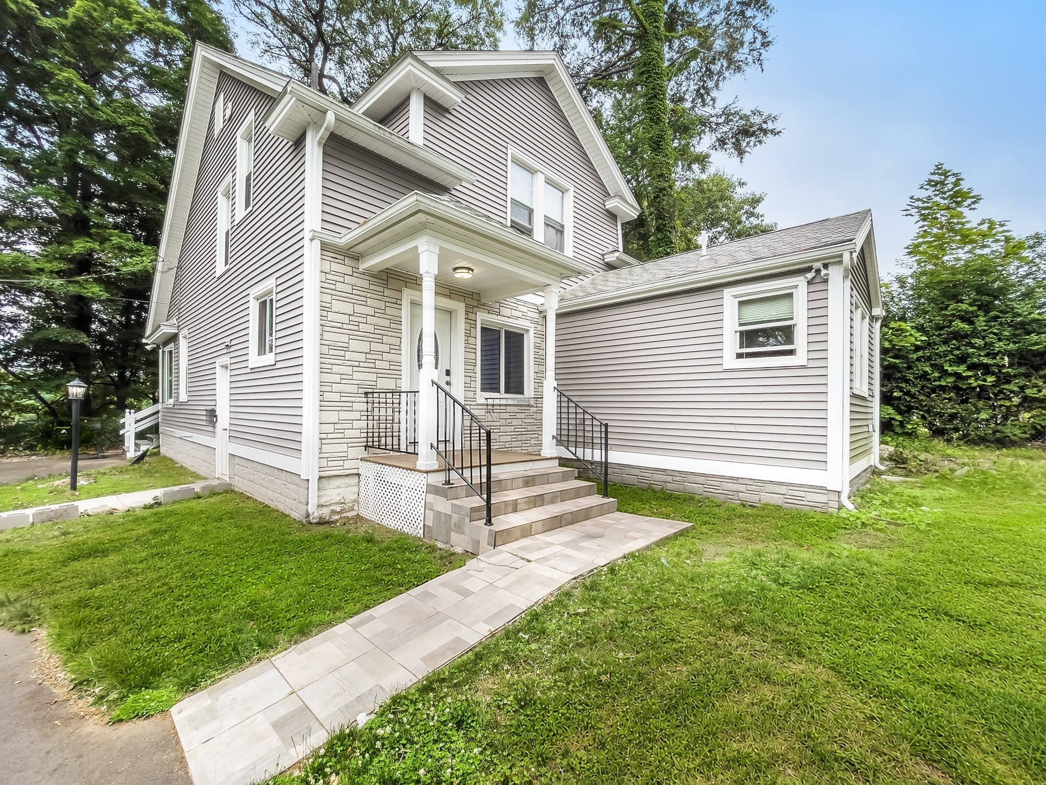 38 Ames Ave, West Springfield, MA 01089