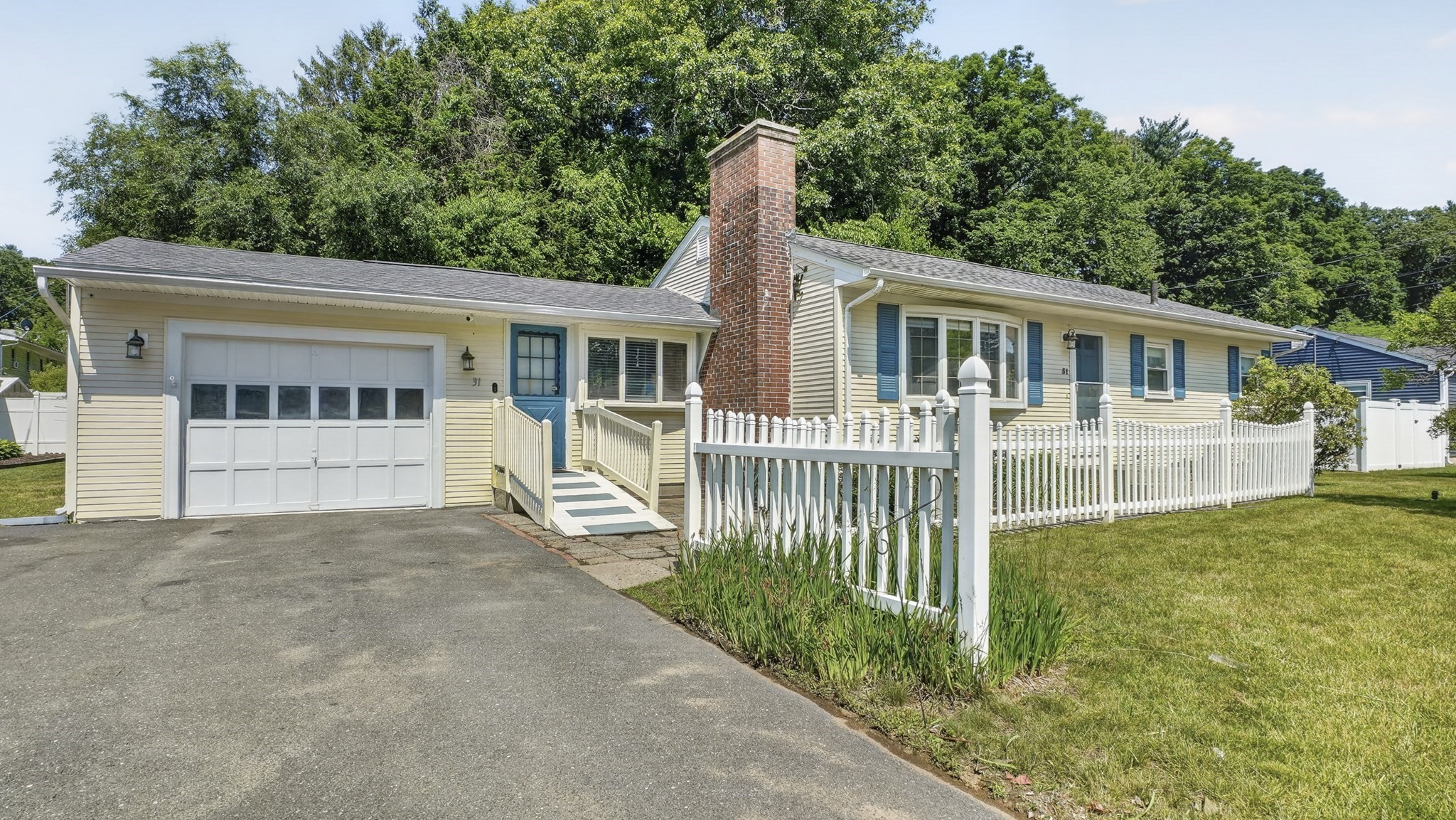 31 Shaker Rd, Westfield, MA 01085