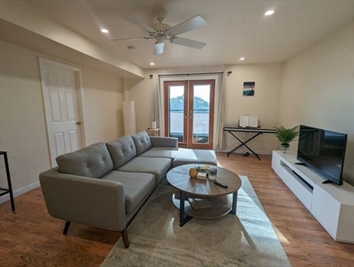 165 Cottage St, Apt 704
