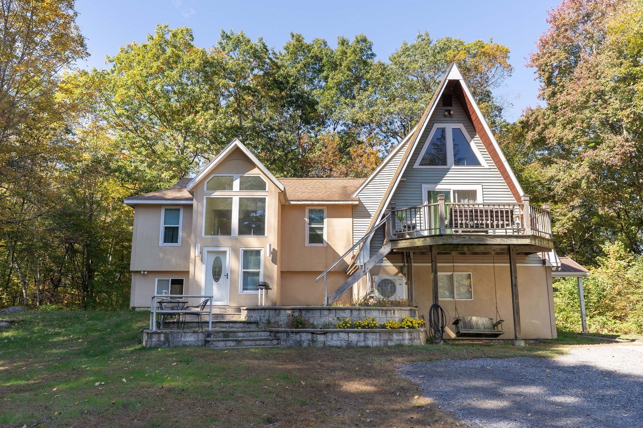68 Lyon Rd, West Brookfield, MA 01585