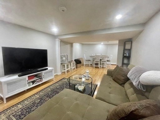 1872 Commonwealth Ave, Apt A
