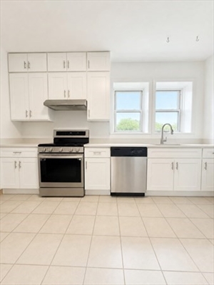 70 Empire St, Apt 3