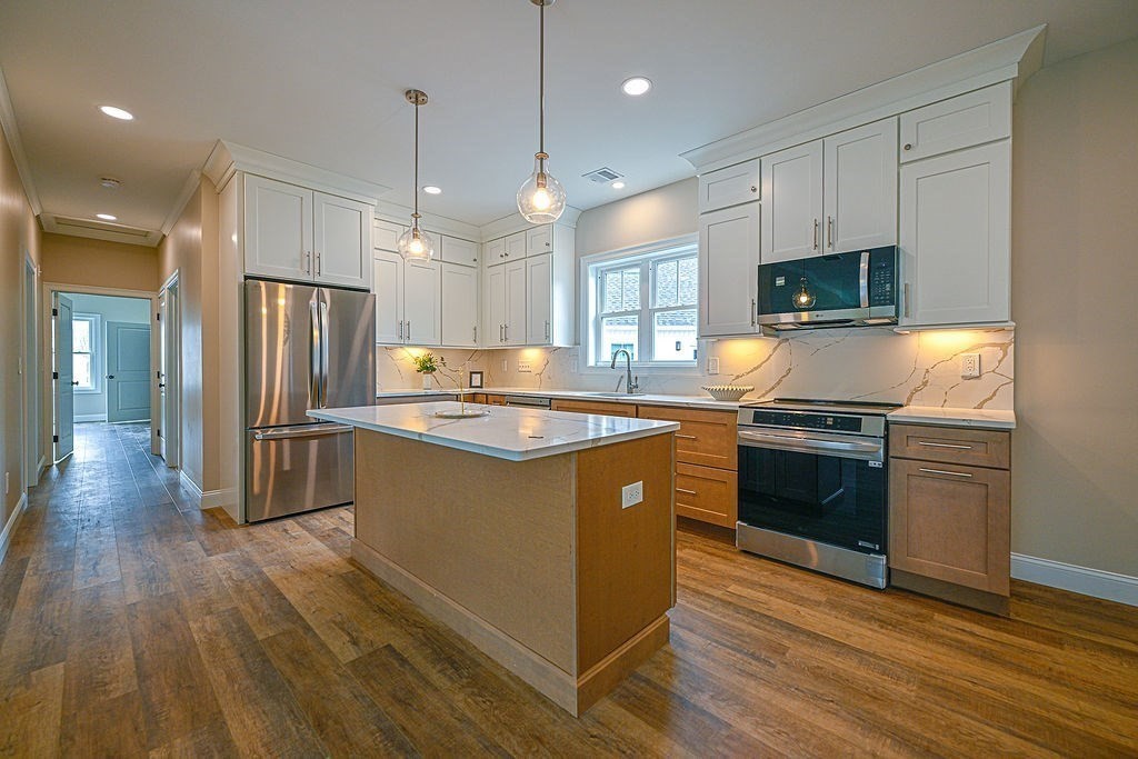 30 Meadowview Lane Unit B, Salisbury, MA 01952