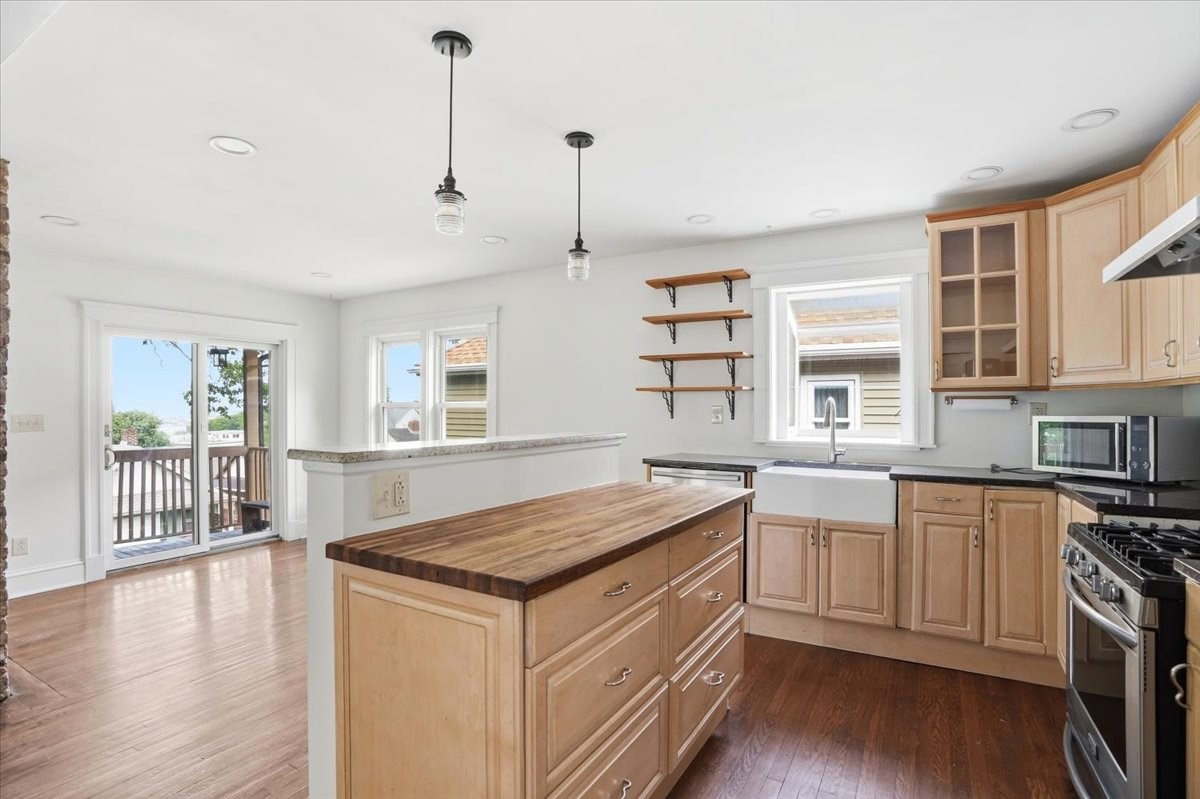 16 Logan St, Fort Hill, Boston, MA 02119 - Image 3