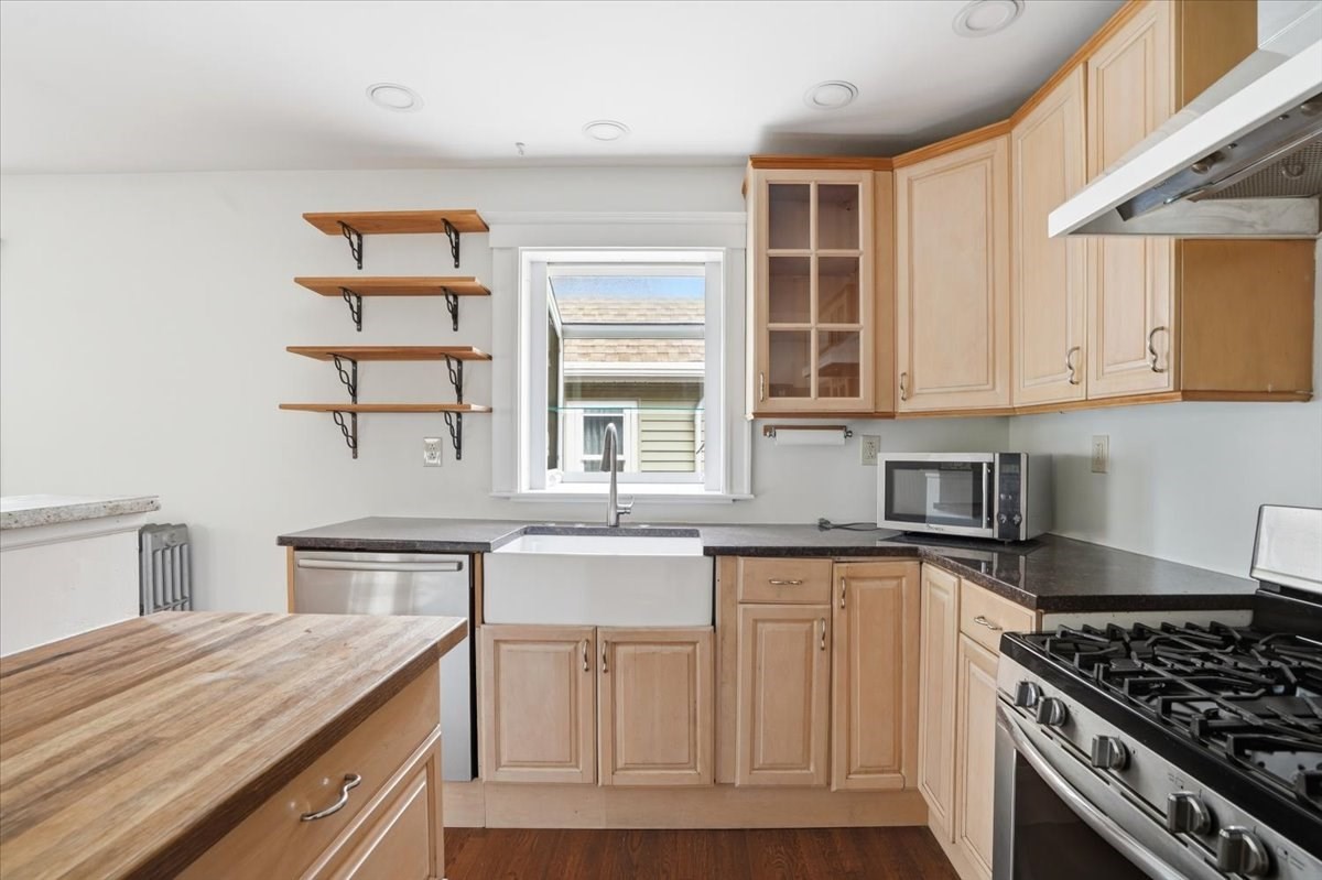 16 Logan St, Fort Hill, Boston, MA 02119 - Image 4