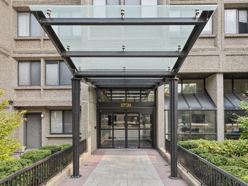 1731 Beacon Unit #202, Brookline, MA 02445
