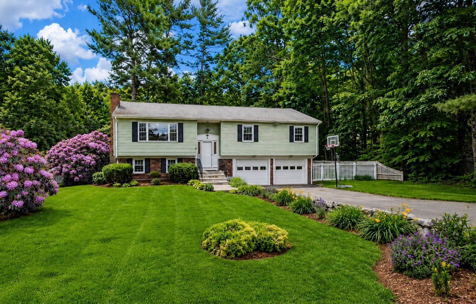 9 Lakeshore Dr, Norfolk, MA 02056
