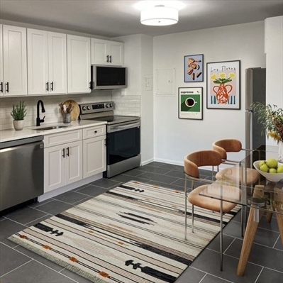 880 E 4th St., Apt 3-10