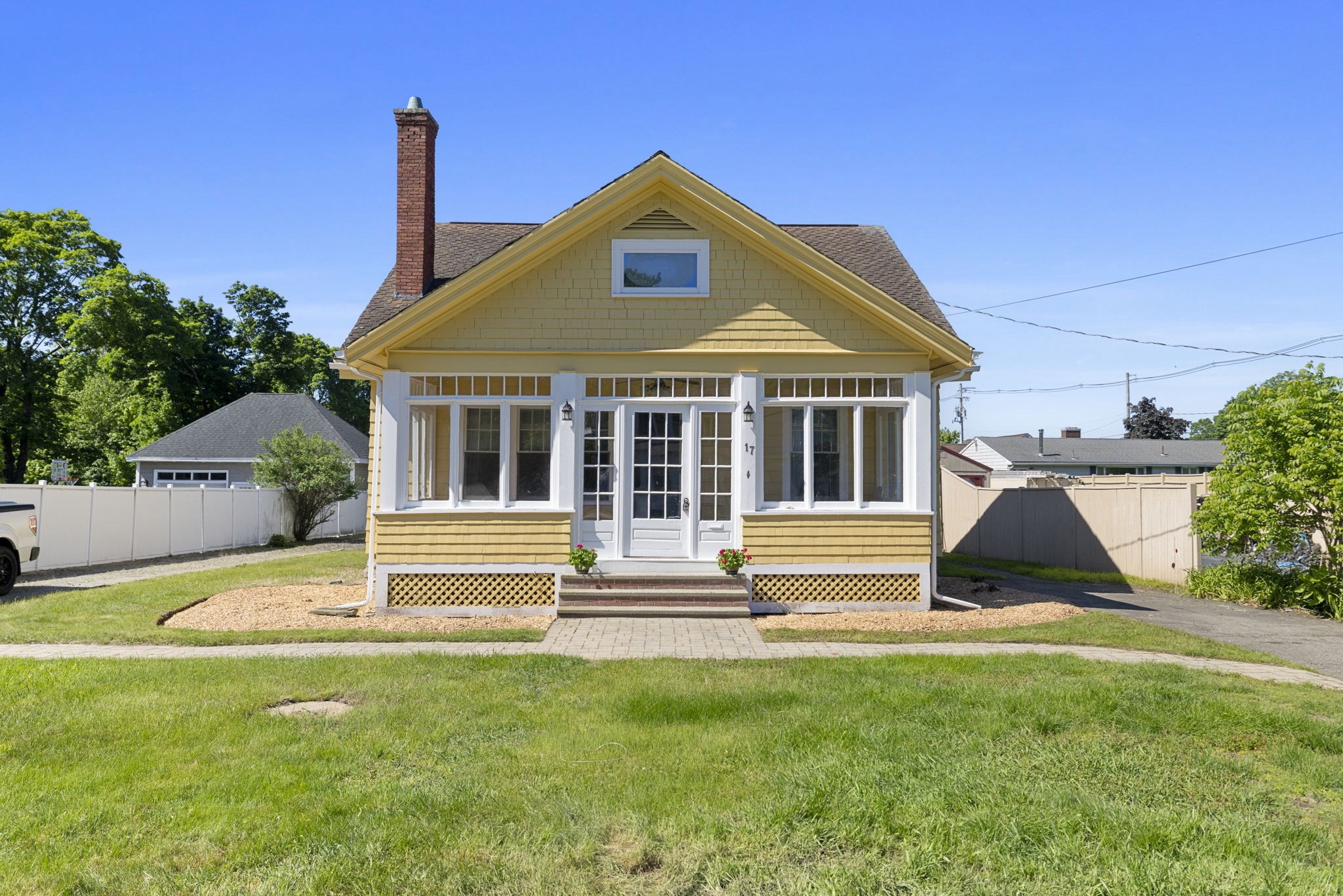 17 Munroe Street, Lynnfield, MA 01940