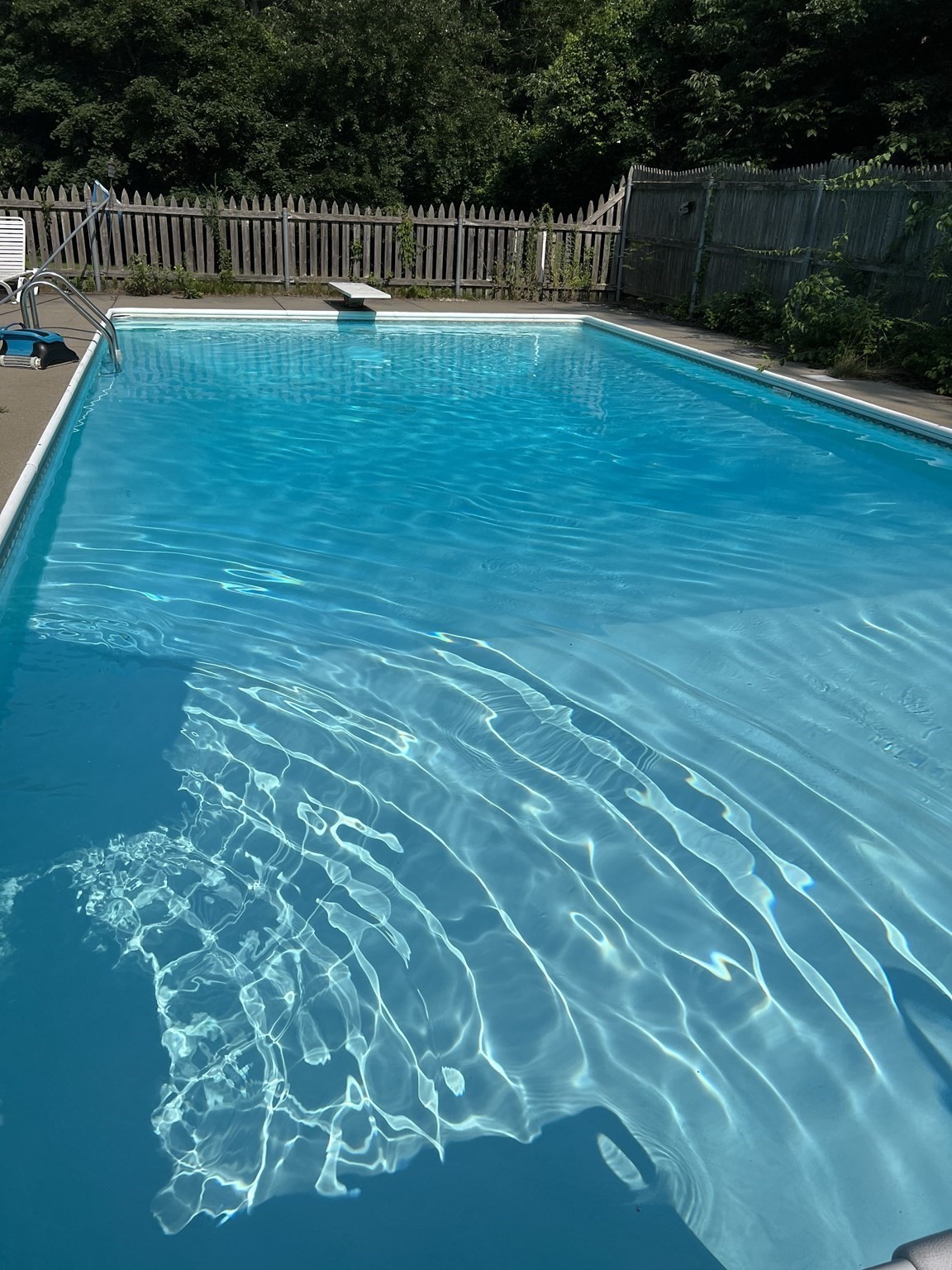 27 Hillside Dr, Sturbridge, MA 01566