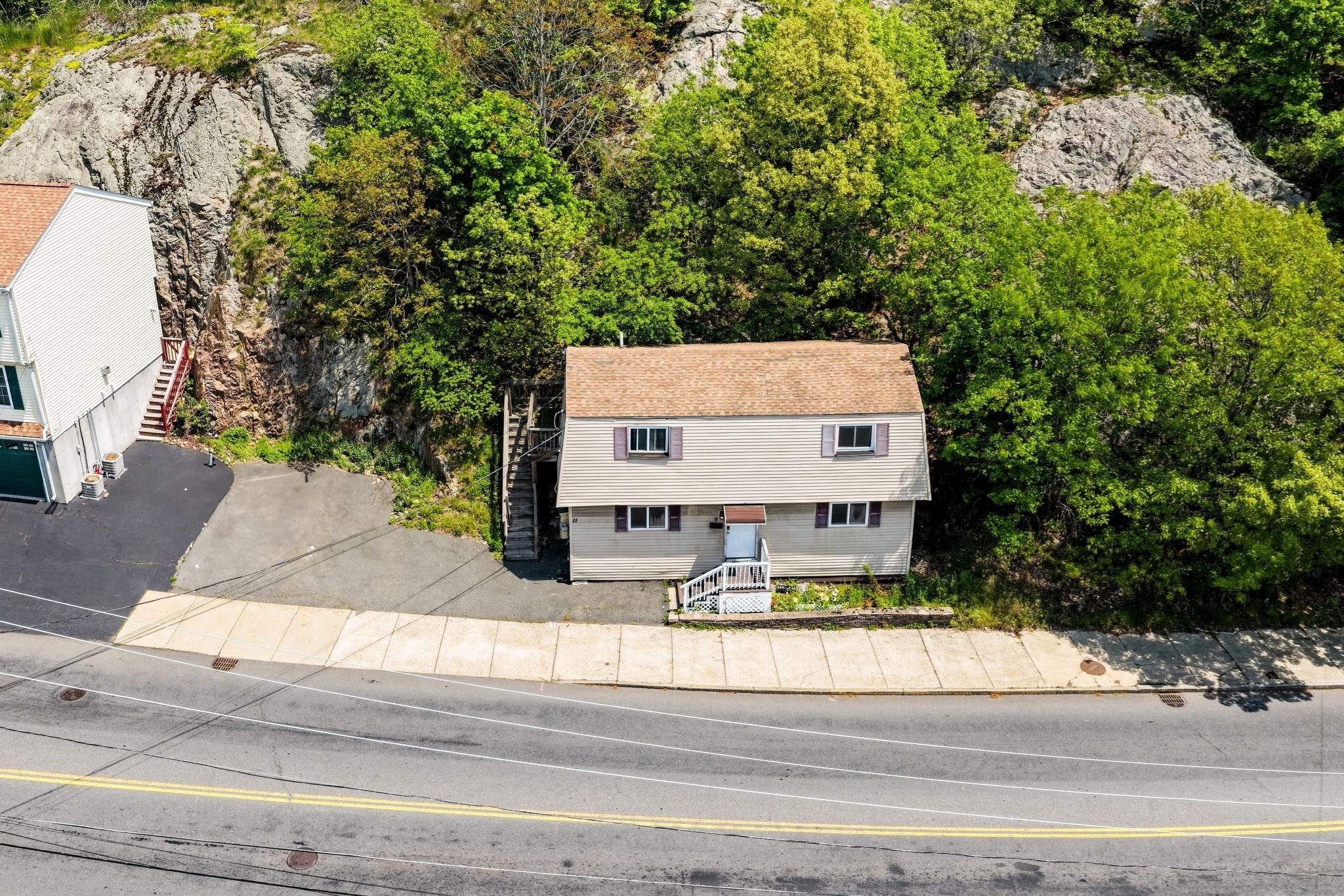 9 Dungeon Ave, Lynn, MA 01905