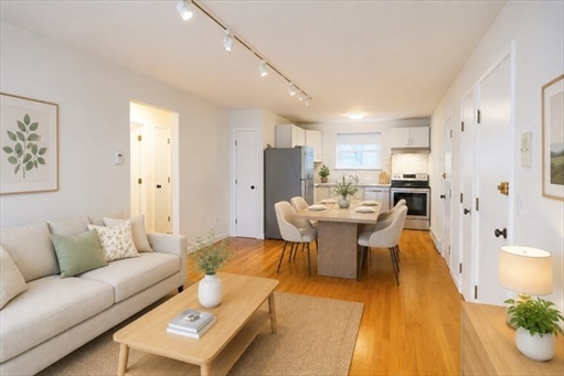 104 Trowbridge St, Apt 4