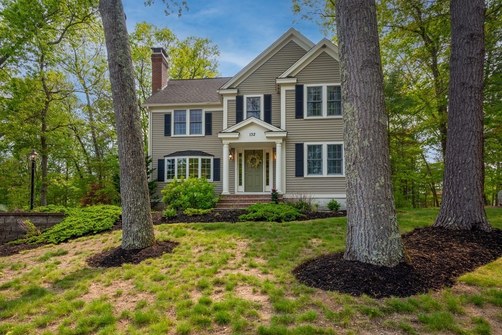 132 Central St, North Reading, MA 01864