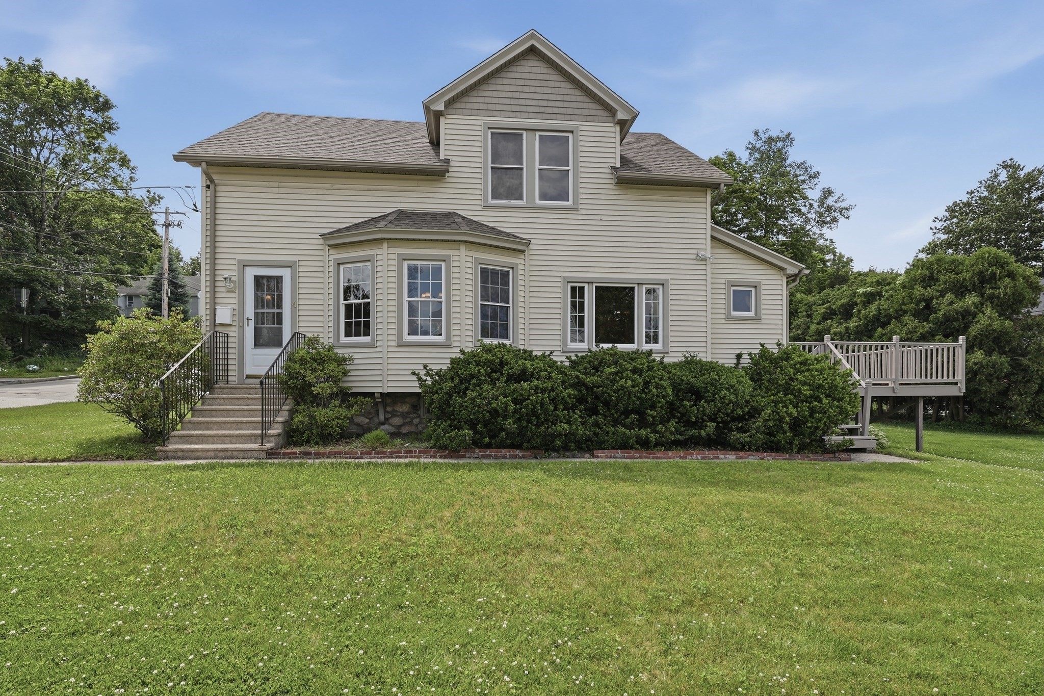 4 Drummond Avenue, Worcester, MA 01605