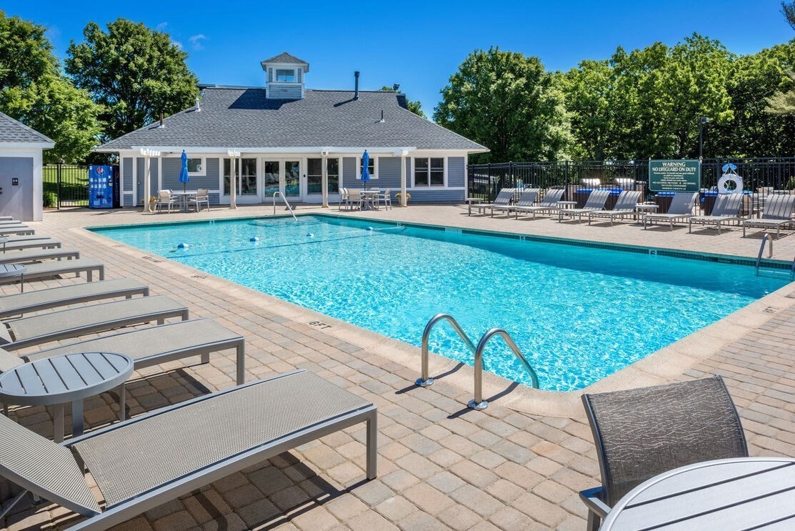 145 Essex Ave Unit 405, Gloucester, MA 01930