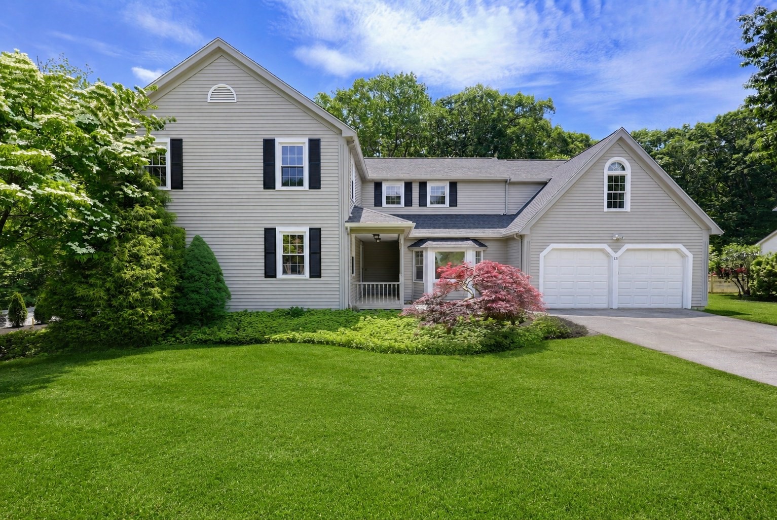 13 Fairway Lane, Medway, MA 02053