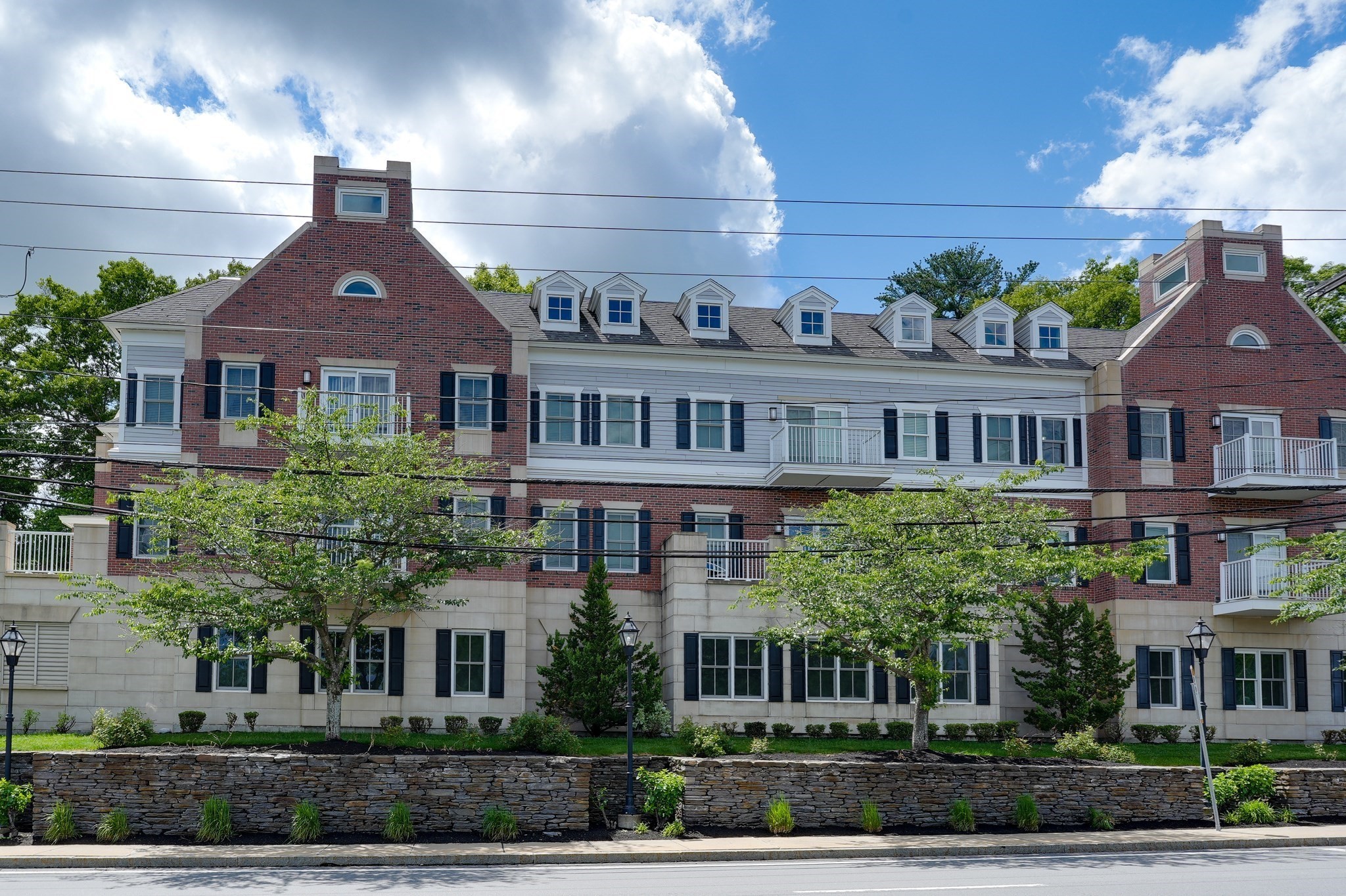 235 Cambridge Street Unit 202, Burlington, MA 01803