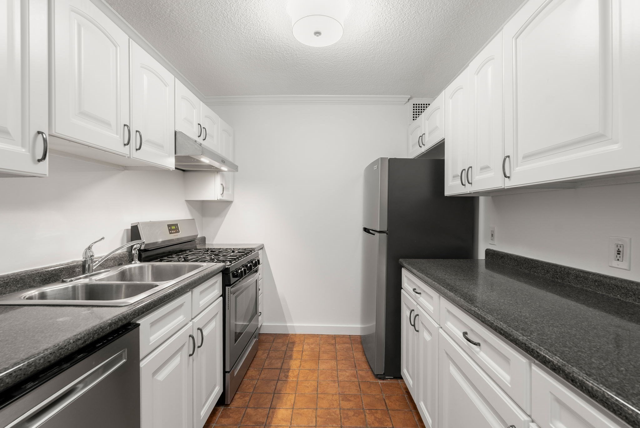 33 Pond Ave Unit 523, Brookline, MA 02445