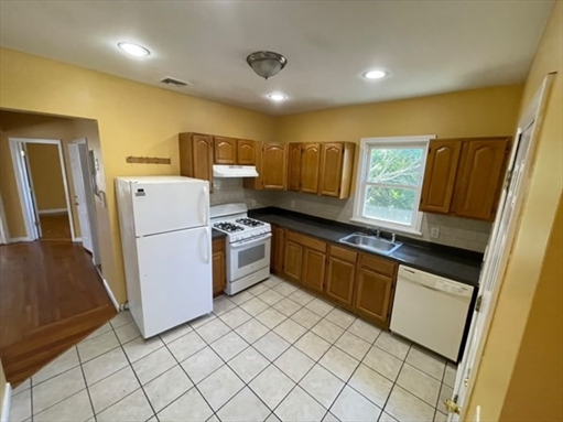 12 Harrow st, Apt 2