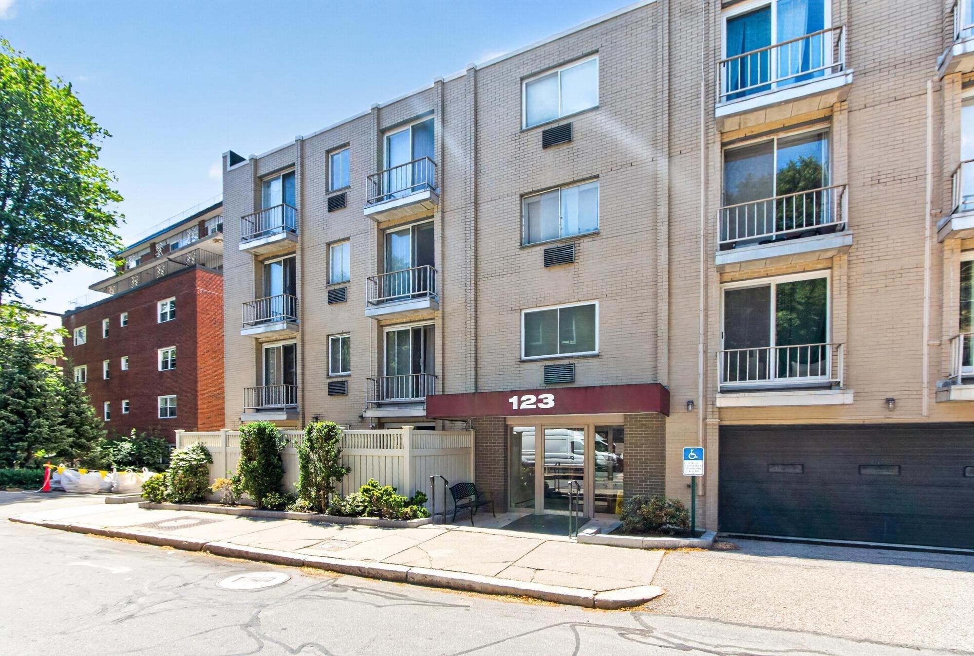 123 Sewall Ave Unit 2K, Brookline, MA 02446