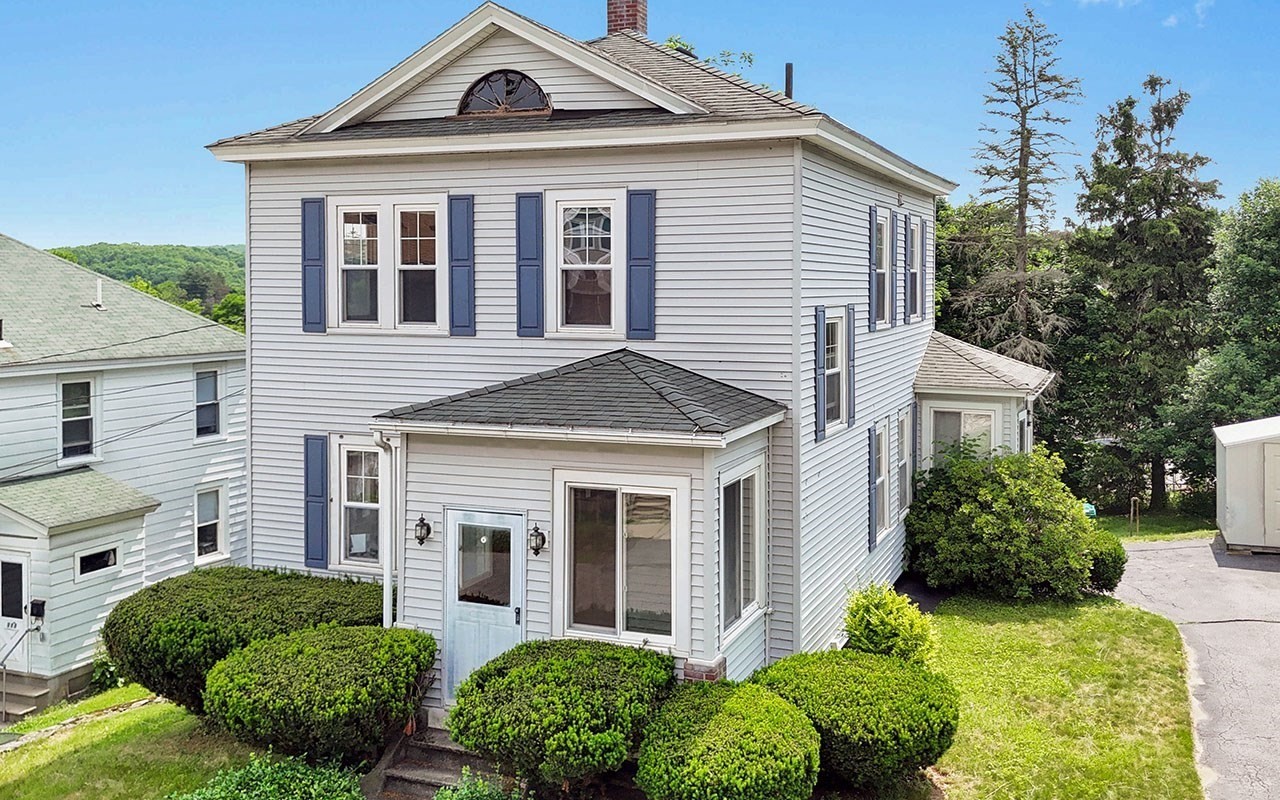 105 Beech St, Clinton, MA 01510
