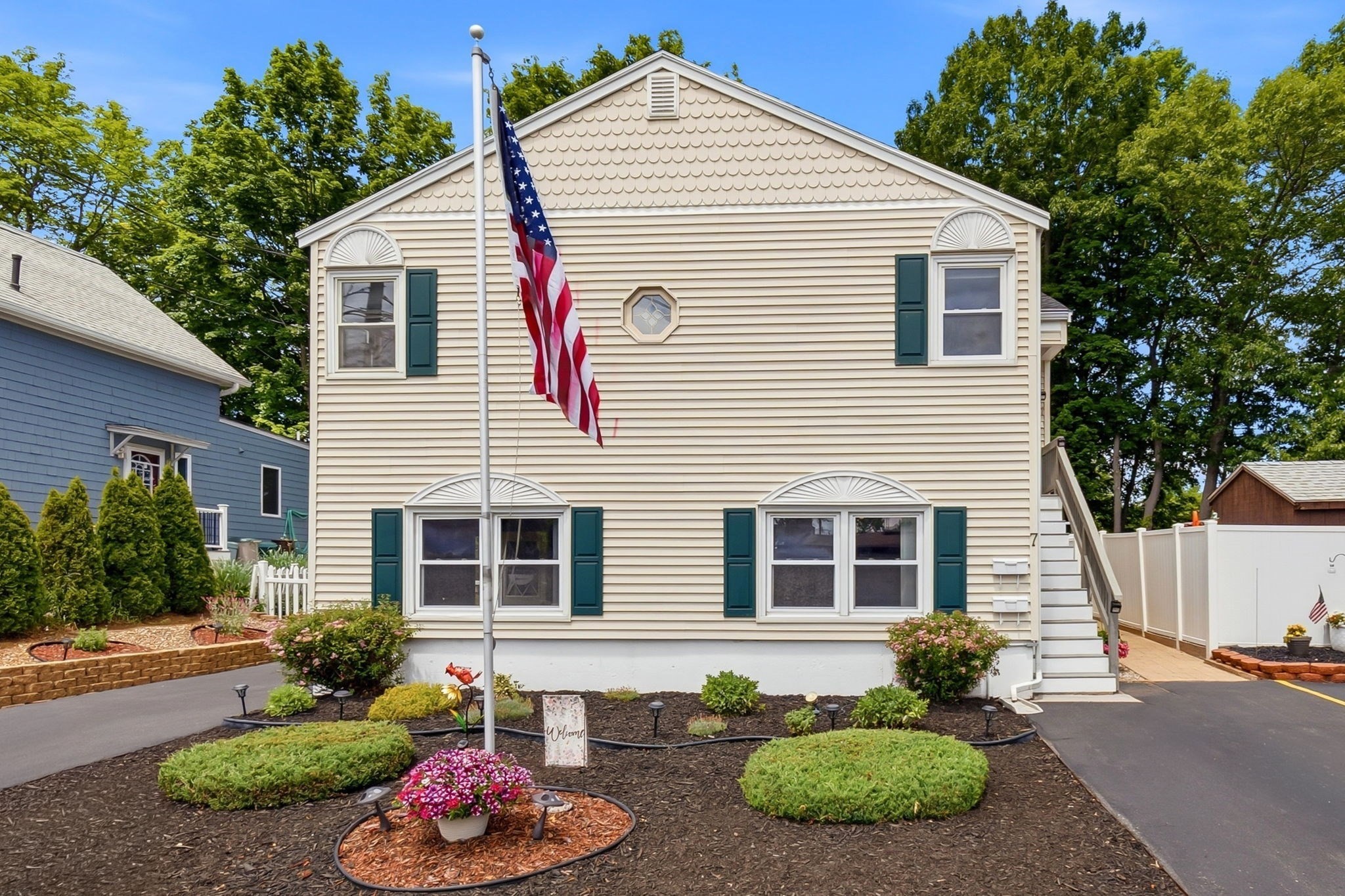 7 Taylor St, Saugus, MA 01906