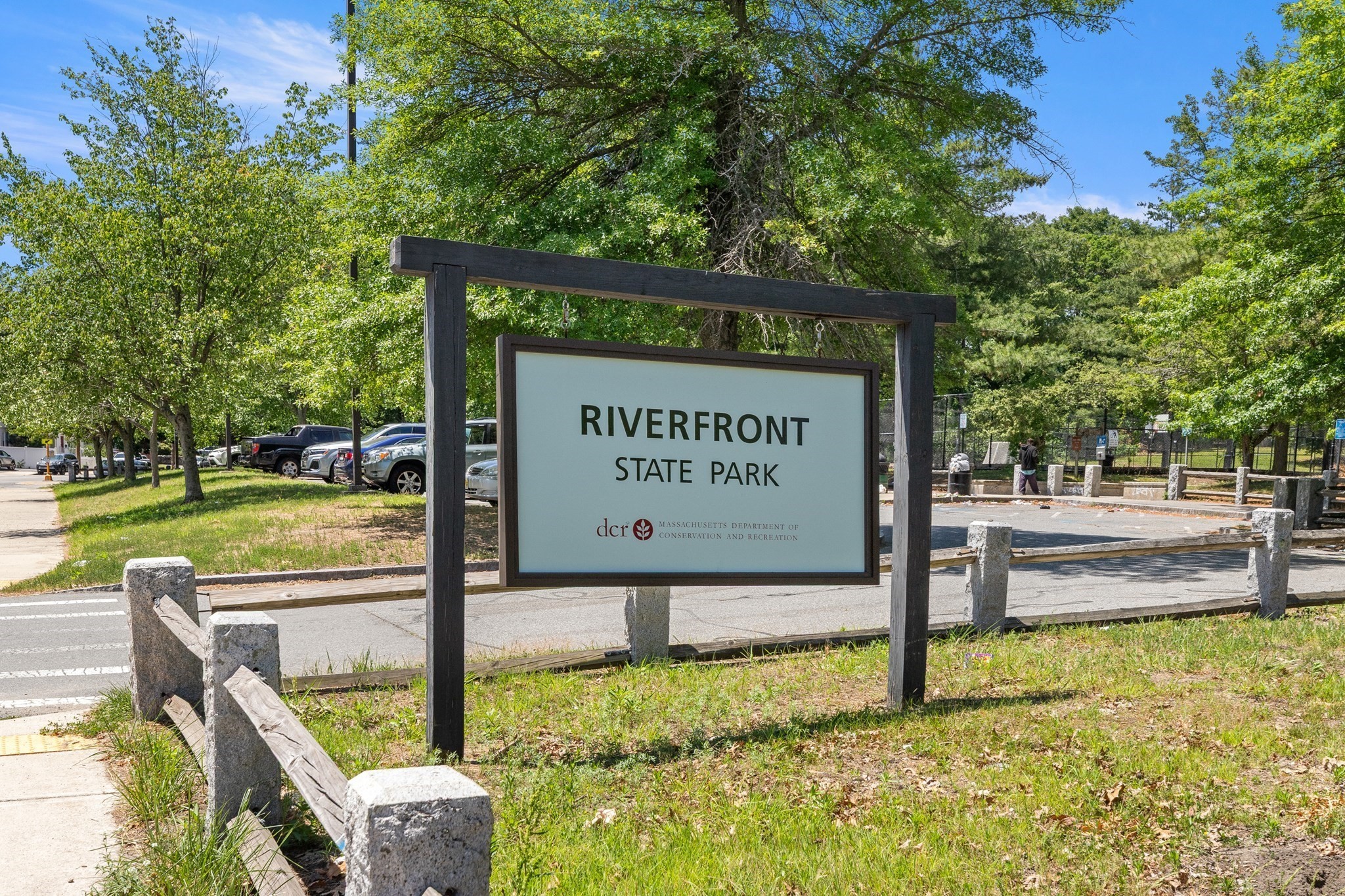 18 Everett St, Lawrence, MA 01843