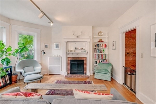 485 Washington St, Apt 3