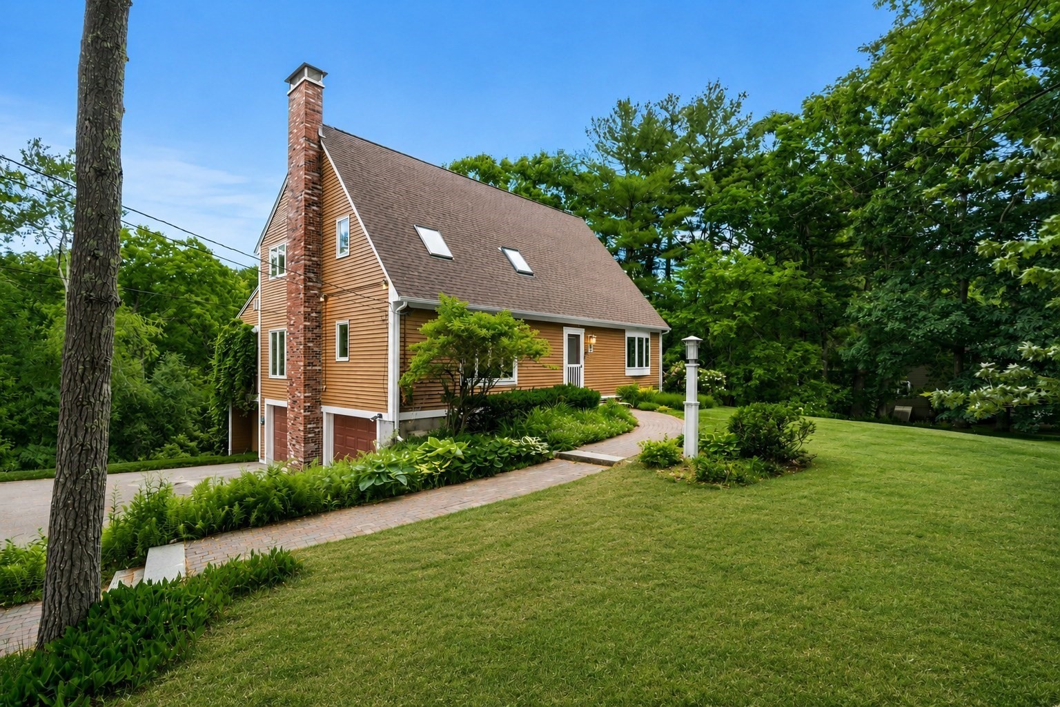 4 Swallow Ln, Dunstable, MA 01827