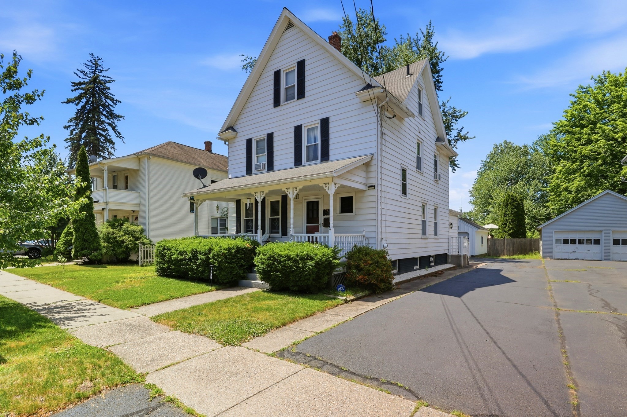 105 Pine St, West Springfield, MA 01089