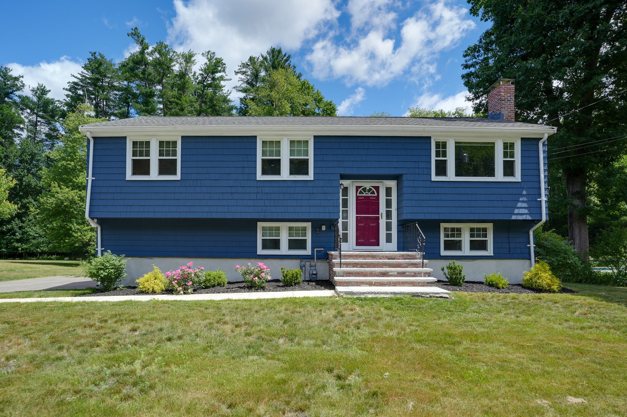 7 Alcine Ln, Burlington, MA 01803